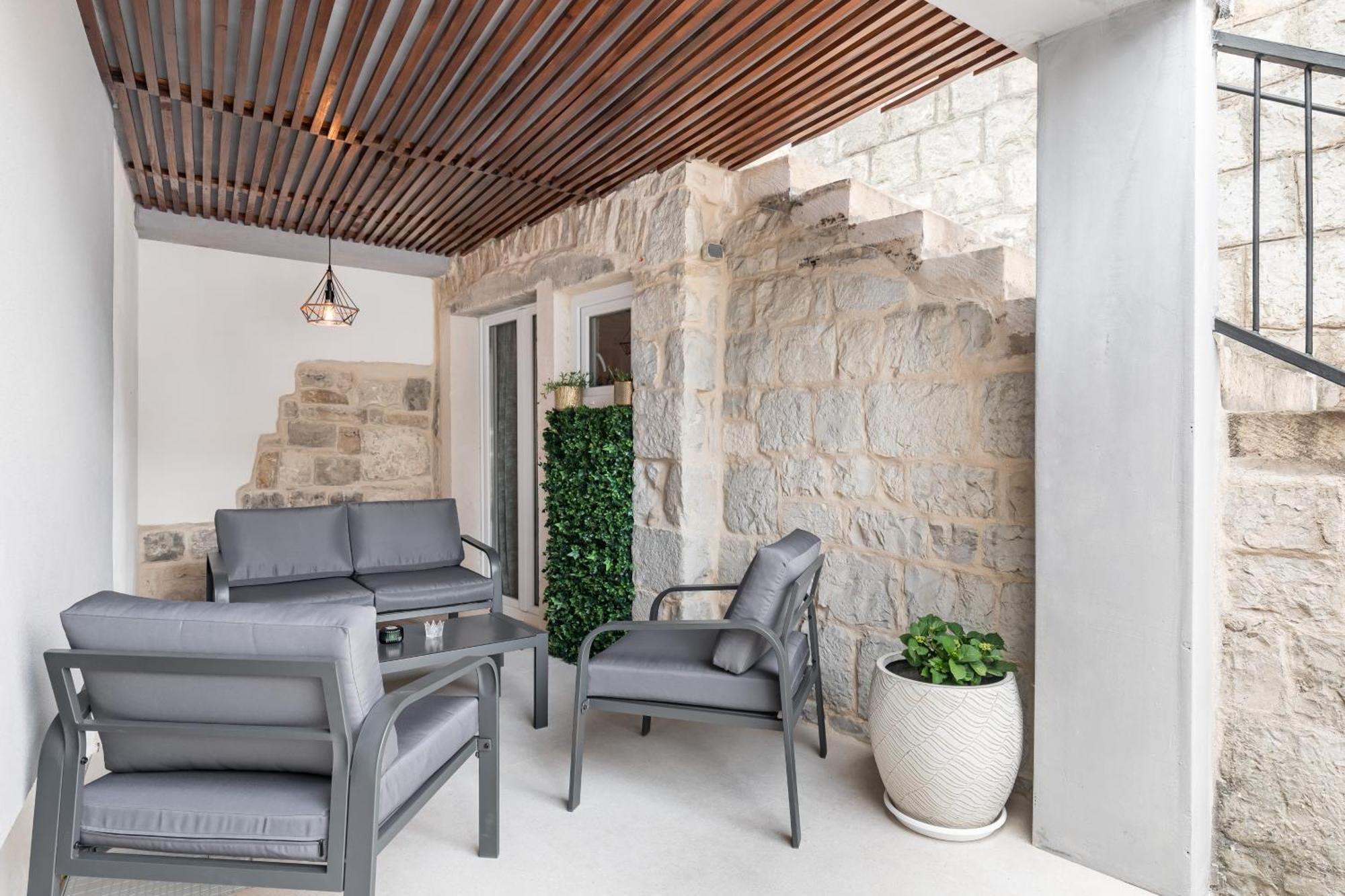 Heritage Apartman Geza In Centar With Private Parking Kaštela 外观 照片