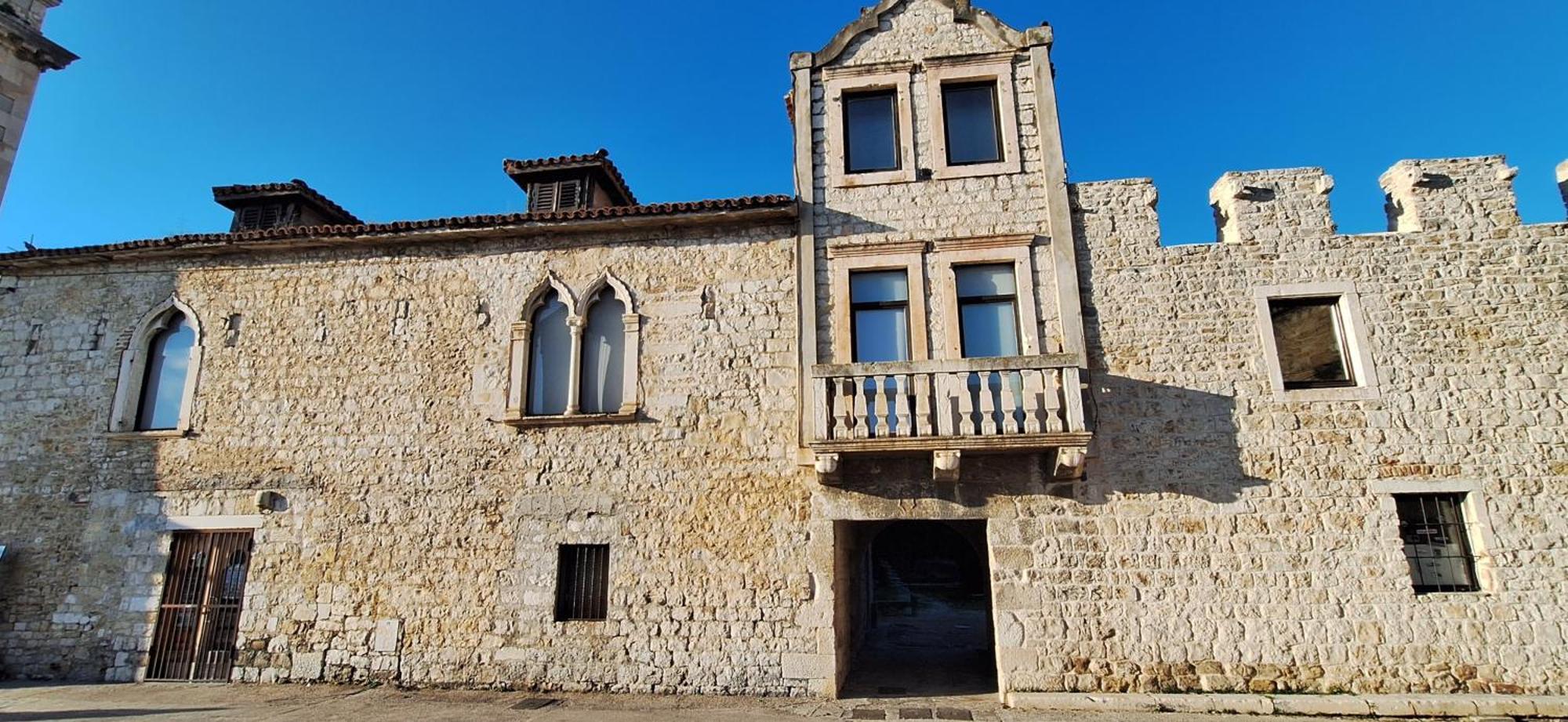 Heritage Apartman Geza In Centar With Private Parking Kaštela 外观 照片